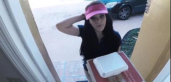  Kimber Woods delivers pizza and bangs customer for more tips